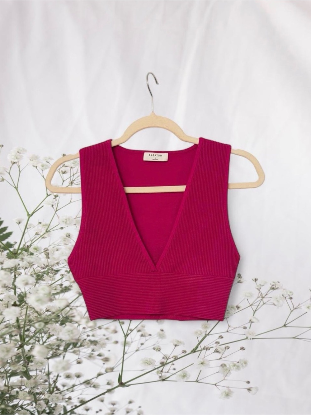 Aritzia Babaton Magenta Sculpt Knit V Neck Top
